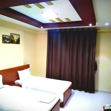 Al Mabila Hotel Seeb Buitenkant foto